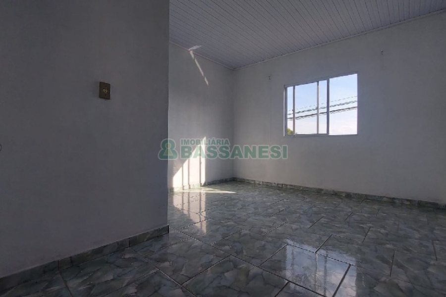 Casa com 274m², 8 dormitórios, 3 vagas, no bairro Santa Fé em Caxias do Sul para Comprar