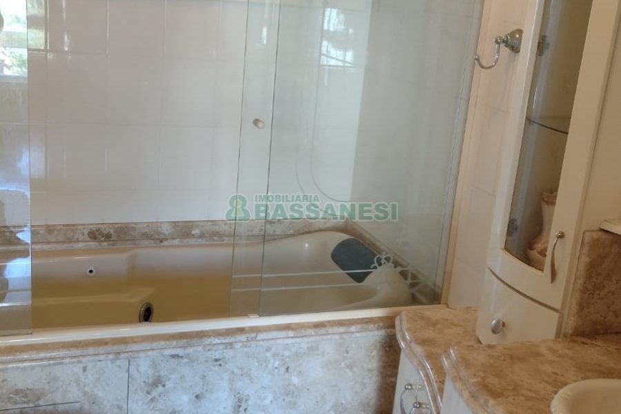 Apartamento com 113m², 3 dormitórios, 2 vagas, no bairro Cristo Redentor em Caxias do Sul para Comprar