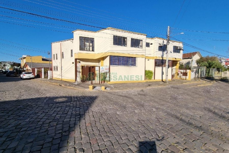 Pavilhão com 450m², no bairro São José em Caxias do Sul para Comprar