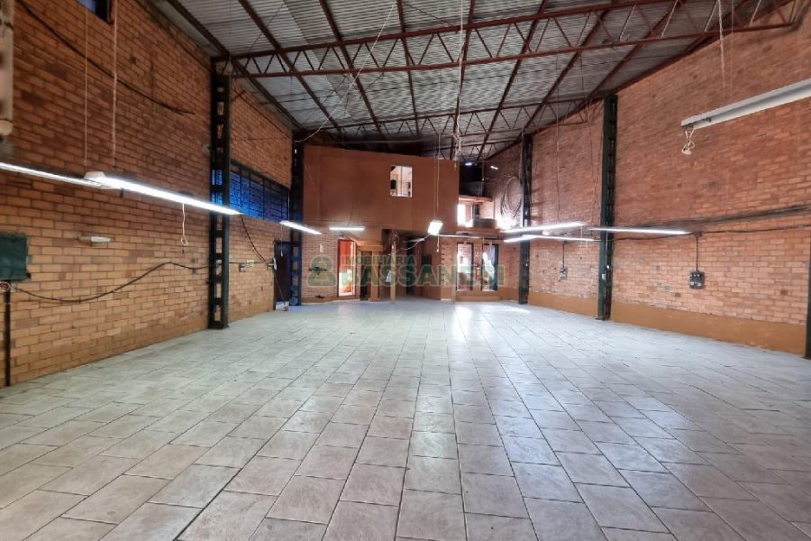 Pavilhão com 450m², no bairro São José em Caxias do Sul para Comprar
