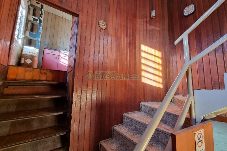 Pavilhão com 450m², no bairro São José em Caxias do Sul para Comprar