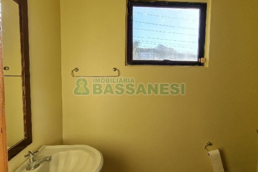 Pavilhão com 450m², no bairro São José em Caxias do Sul para Comprar