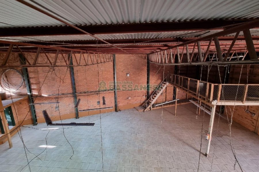 Pavilhão com 450m², no bairro São José em Caxias do Sul para Comprar
