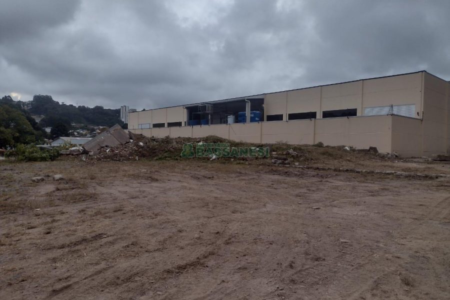 Terreno, no bairro Cruzeiro em Caxias do Sul para Comprar