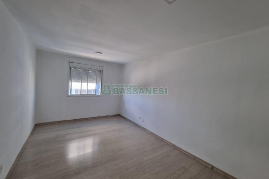 Apartamento com 80m², 2 dormitórios, 1 vaga, no bairro De Lazzer em Caxias do Sul para Comprar