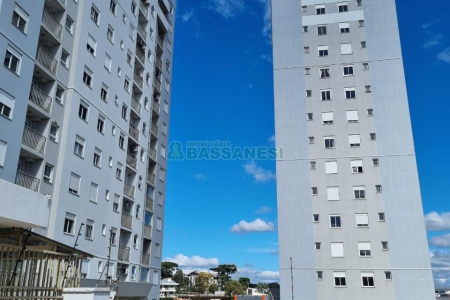 Apartamento com 80m², 2 dormitórios, 1 vaga, no bairro De Lazzer em Caxias do Sul para Comprar