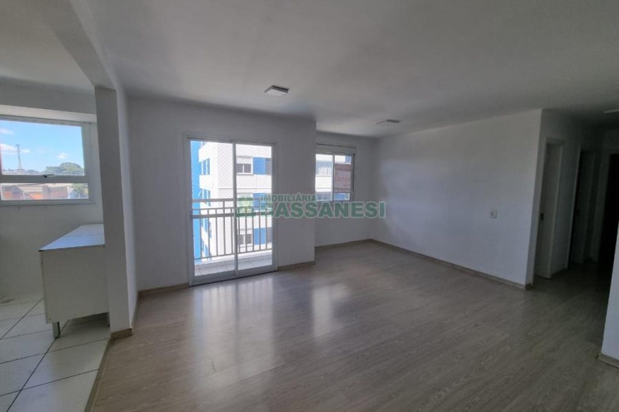 Apartamento com 80m², 2 dormitórios, 1 vaga, no bairro De Lazzer em Caxias do Sul para Comprar