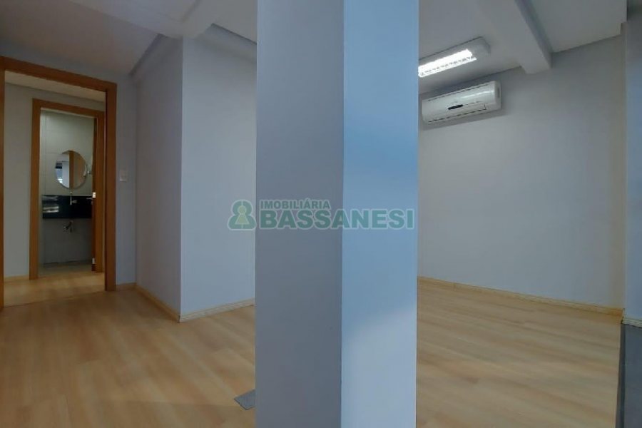 Sala com 183m², no bairro São Pelegrino em Caxias do Sul para Comprar