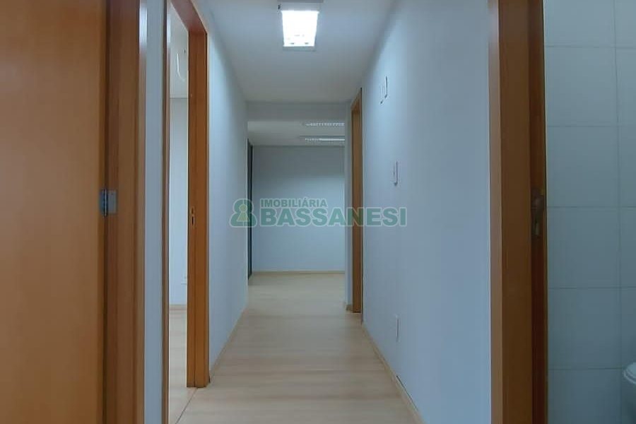 Sala com 183m², no bairro São Pelegrino em Caxias do Sul para Comprar