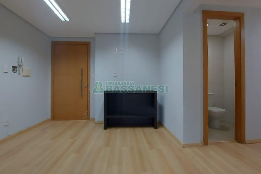 Sala com 183m², no bairro São Pelegrino em Caxias do Sul para Comprar