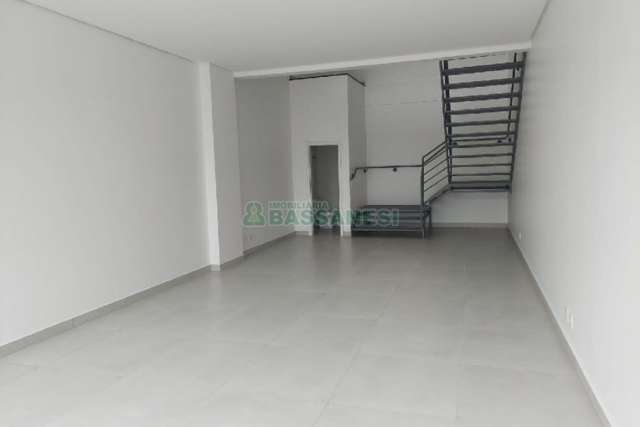 Loja com 100m², no bairro Rio Branco em Caxias do Sul para Alugar