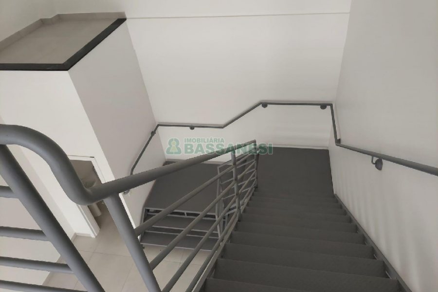 Loja com 100m², no bairro Rio Branco em Caxias do Sul para Alugar