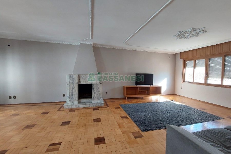 Apto Mobiliado com 269m², 4 dormitórios, 2 vagas, no bairro São Pelegrino em Caxias do Sul para Alugar