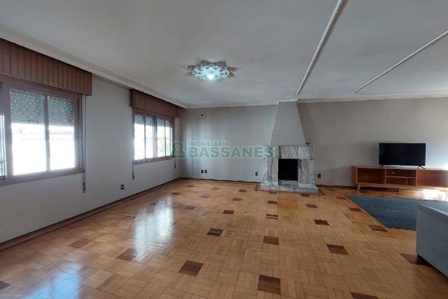 Apto Mobiliado com 269m², 4 dormitórios, 2 vagas, no bairro São Pelegrino em Caxias do Sul para Alugar