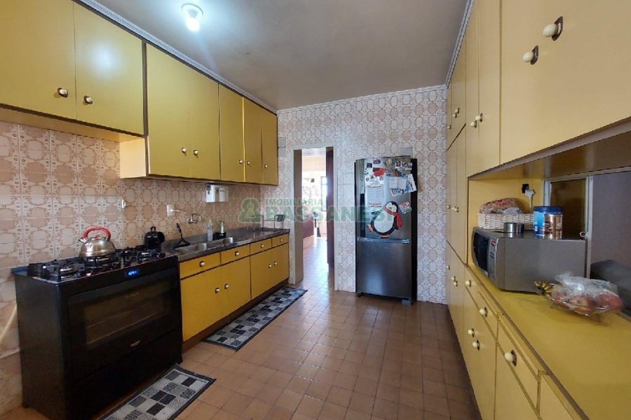 Apto Mobiliado com 269m², 4 dormitórios, 2 vagas, no bairro São Pelegrino em Caxias do Sul para Alugar