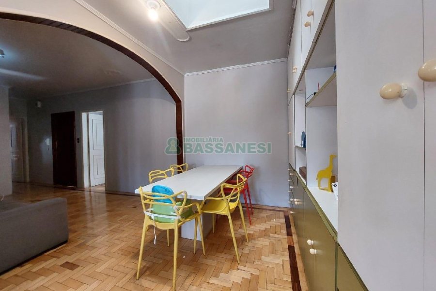 Apto Mobiliado com 269m², 4 dormitórios, 2 vagas, no bairro São Pelegrino em Caxias do Sul para Alugar