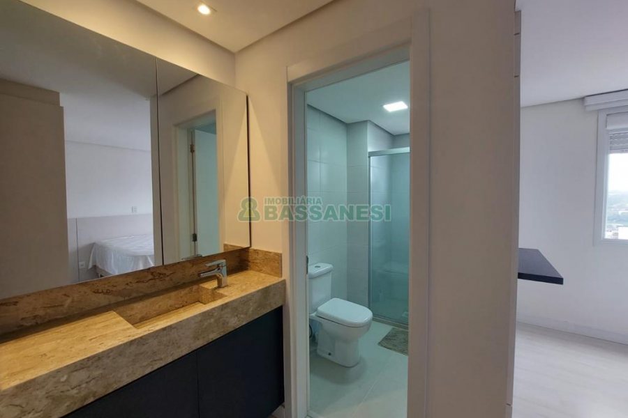 Apto Mobiliado com 53m², 1 dormitório, 1 vaga, no bairro Centro em Caxias do Sul para Alugar