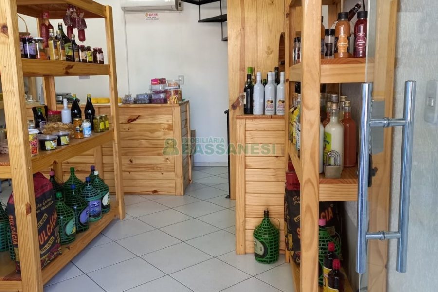 Loja com 54m², no bairro Sagrada Família em Caxias do Sul para Comprar