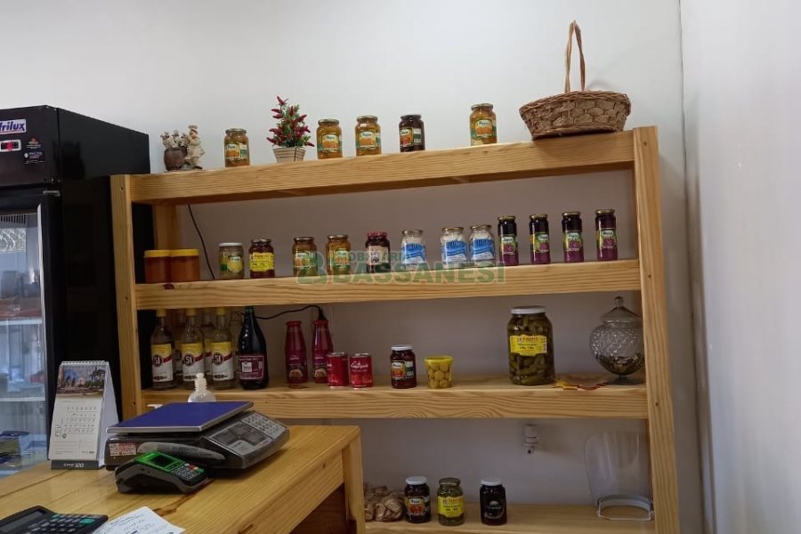 Loja com 54m², no bairro Sagrada Família em Caxias do Sul para Comprar