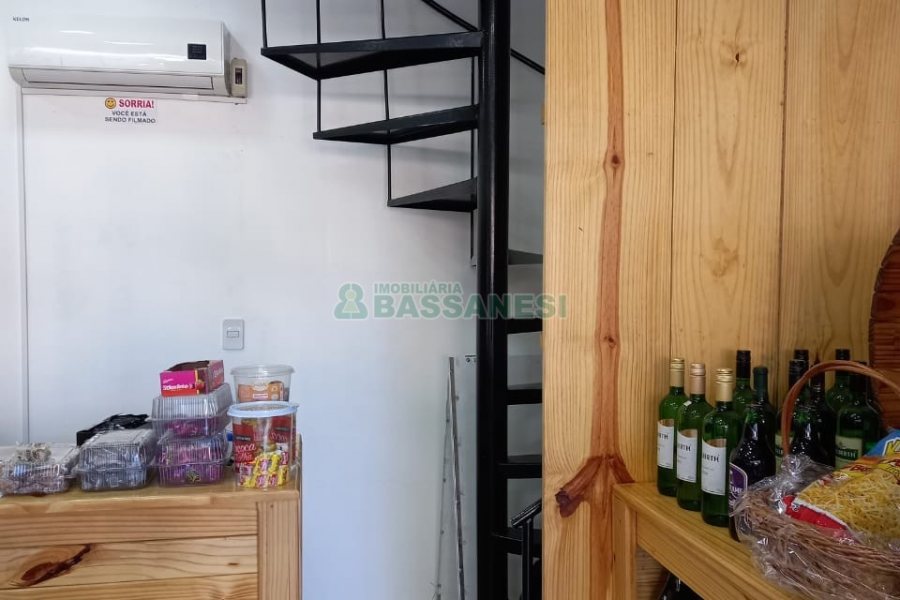Loja com 54m², no bairro Sagrada Família em Caxias do Sul para Comprar