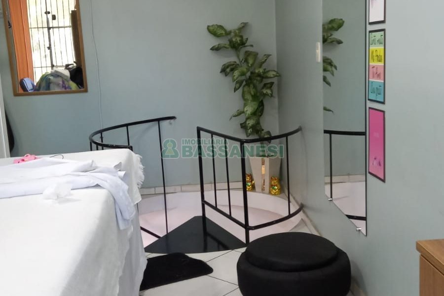 Loja com 54m², no bairro Sagrada Família em Caxias do Sul para Comprar