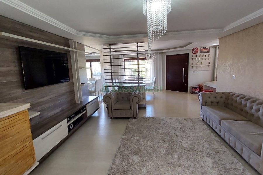 Casa com 213m², 3 dormitórios, 4 vagas, no bairro Desvio Rizzo em Caxias do Sul para Comprar