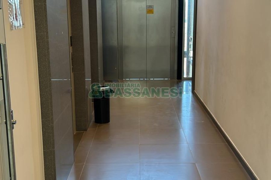 Sala com 280m², no bairro Centro em Caxias do Sul para Alugar