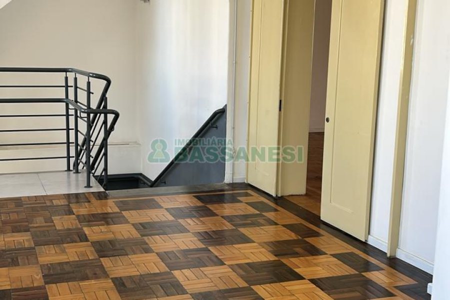 Sala com 280m², no bairro Centro em Caxias do Sul para Alugar