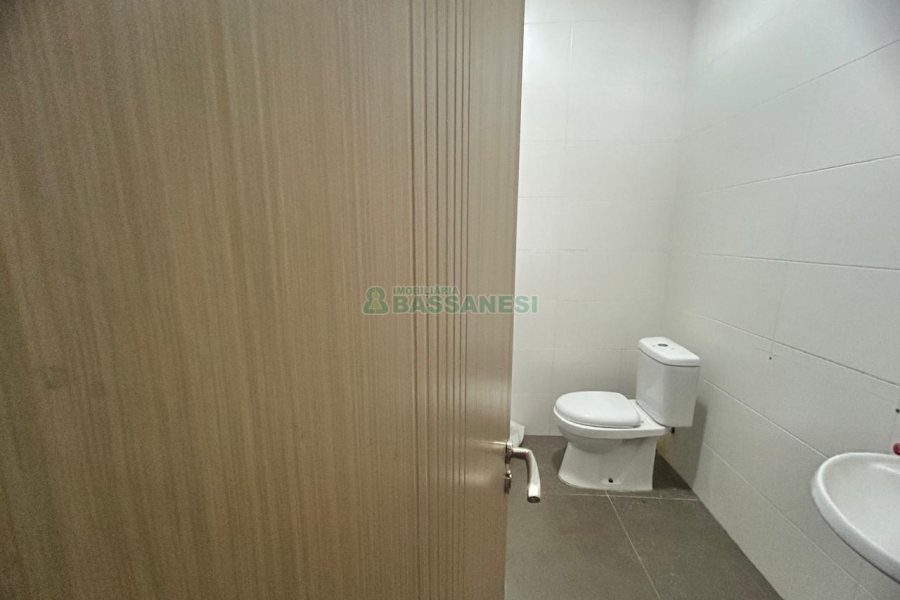 Sala com 280m², no bairro Centro em Caxias do Sul para Alugar