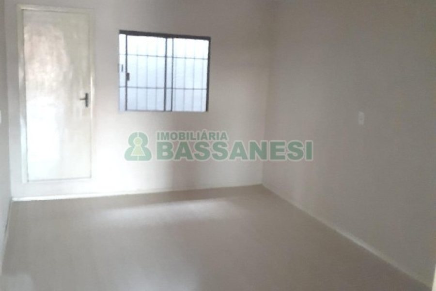 Casa com 208m², 3 dormitórios, 3 vagas, no bairro Planalto em Caxias do Sul para Comprar