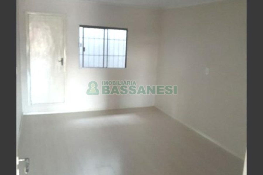 Casa com 208m², 3 dormitórios, 3 vagas, no bairro Planalto em Caxias do Sul para Comprar