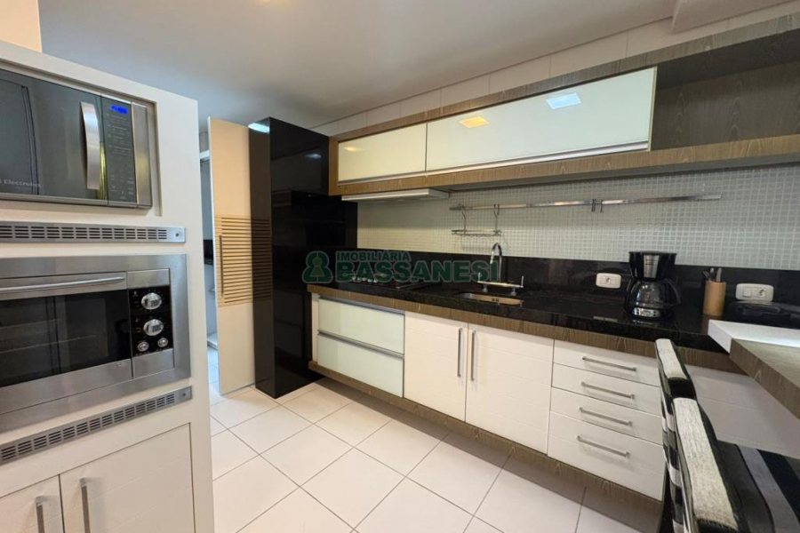 Apto Mobiliado com 85m², 2 dormitórios, 2 vagas, no bairro Charqueadas em Caxias do Sul para Alugar