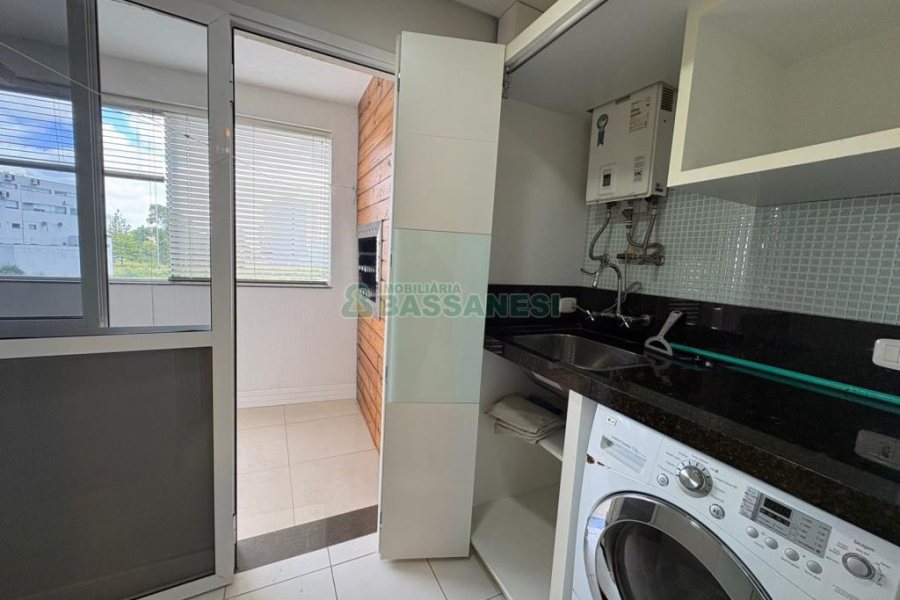 Apto Mobiliado com 85m², 2 dormitórios, 2 vagas, no bairro Charqueadas em Caxias do Sul para Alugar