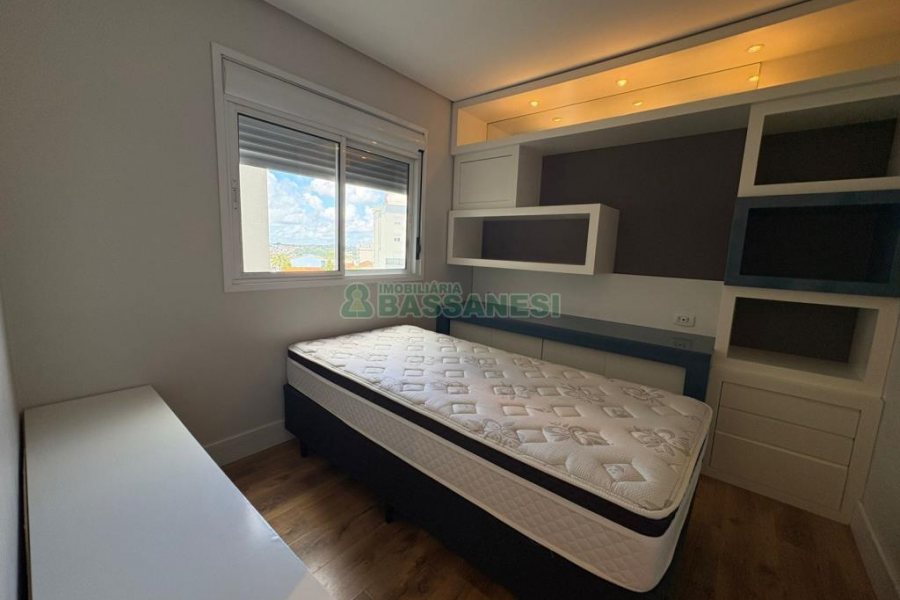 Apto Mobiliado com 85m², 2 dormitórios, 2 vagas, no bairro Charqueadas em Caxias do Sul para Alugar