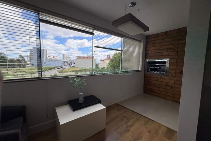 Apto Mobiliado com 85m², 2 dormitórios, 2 vagas, no bairro Charqueadas em Caxias do Sul para Alugar