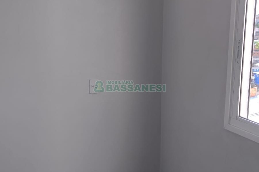 Sobrado com 73m², 3 dormitórios, 1 vaga, no bairro Esplanada em Caxias do Sul para Comprar