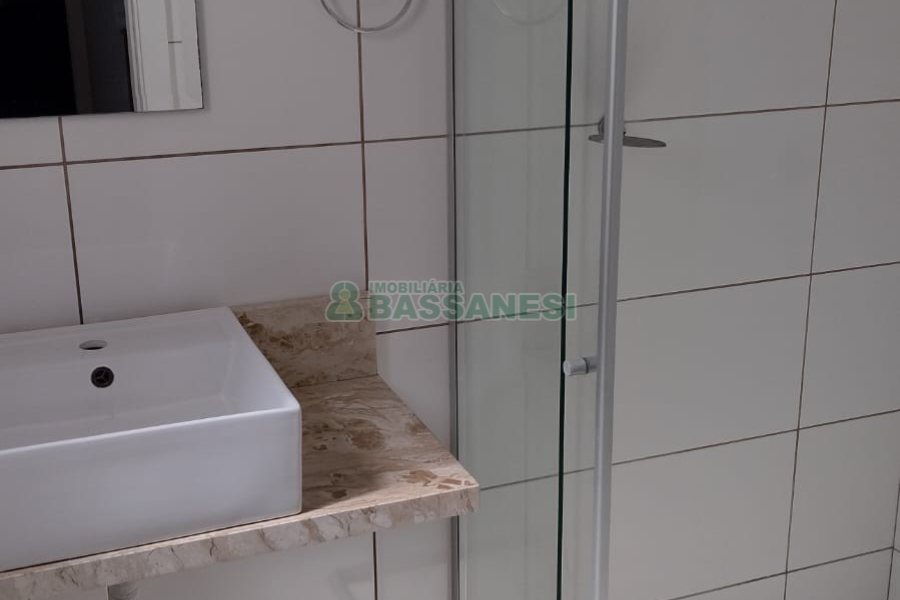 Sobrado com 73m², 3 dormitórios, 1 vaga, no bairro Esplanada em Caxias do Sul para Comprar
