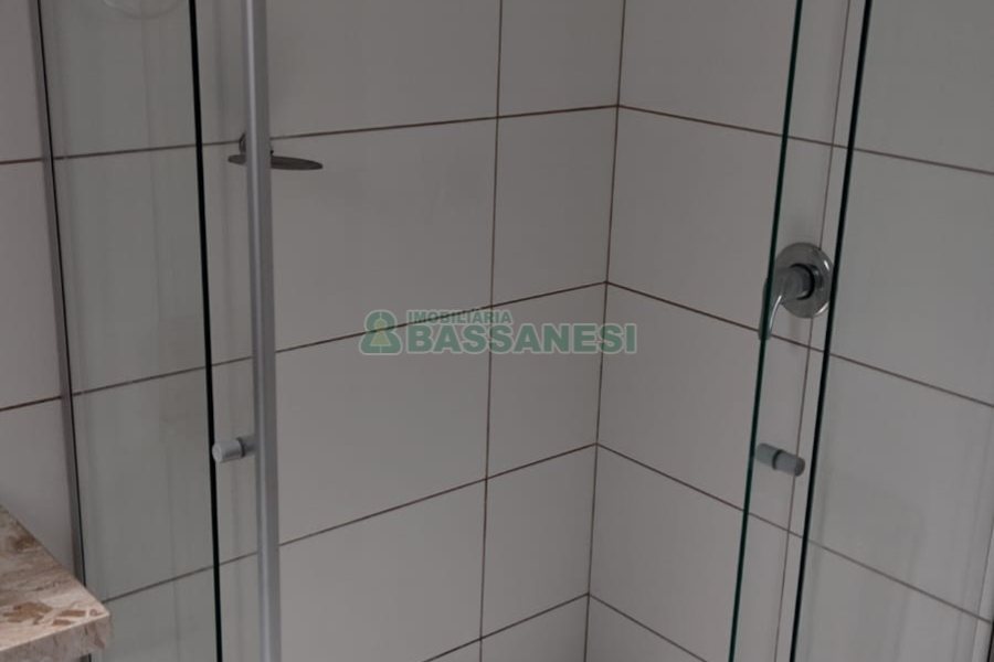 Sobrado com 73m², 3 dormitórios, 1 vaga, no bairro Esplanada em Caxias do Sul para Comprar