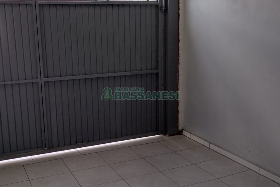 Sobrado com 73m², 3 dormitórios, 1 vaga, no bairro Esplanada em Caxias do Sul para Comprar