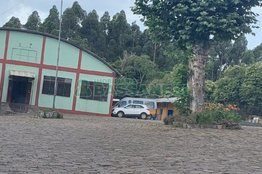 Chácara, 2 dormitórios, 1 vaga, no bairro Galópolis em Caxias do Sul para Comprar