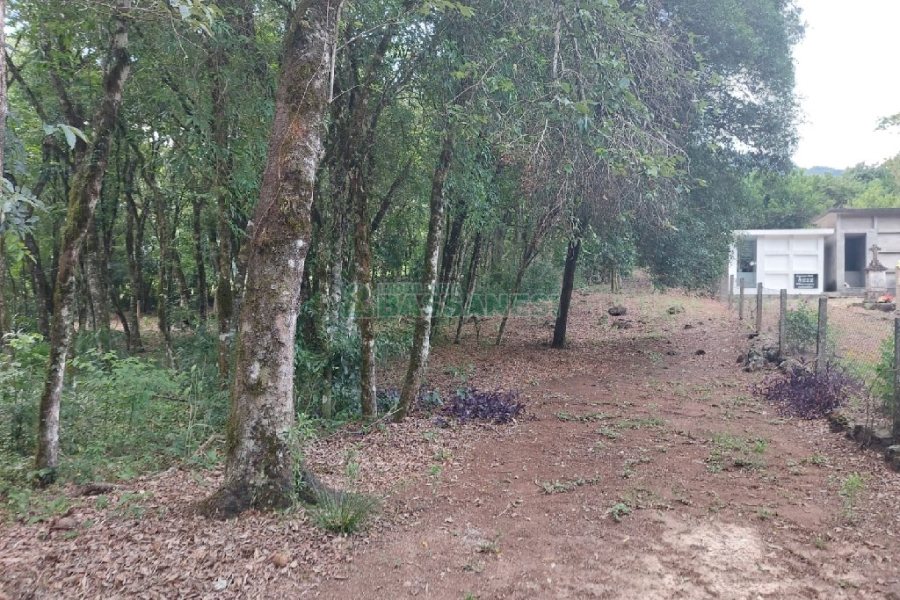 Chácara, 2 dormitórios, 1 vaga, no bairro Galópolis em Caxias do Sul para Comprar