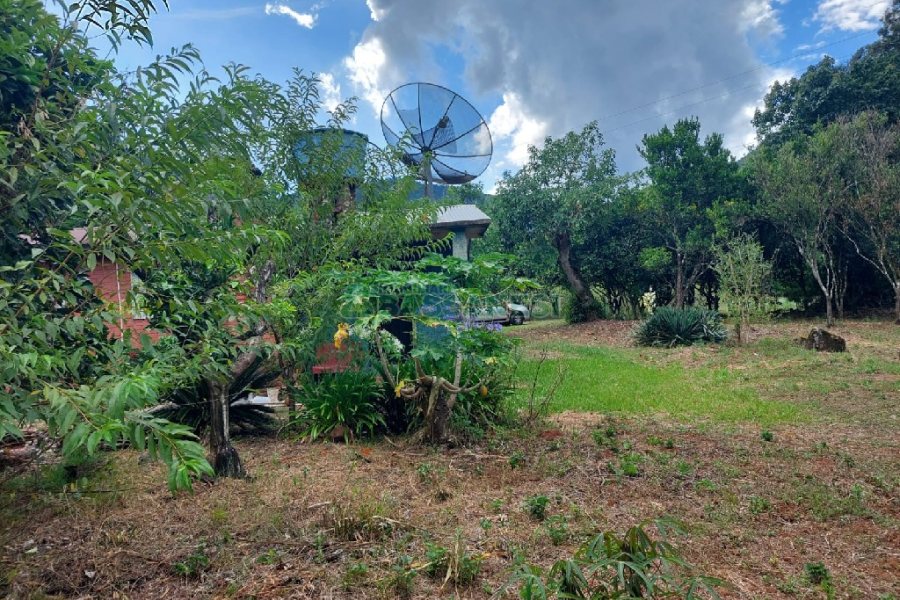 Chácara, 2 dormitórios, 1 vaga, no bairro Galópolis em Caxias do Sul para Comprar