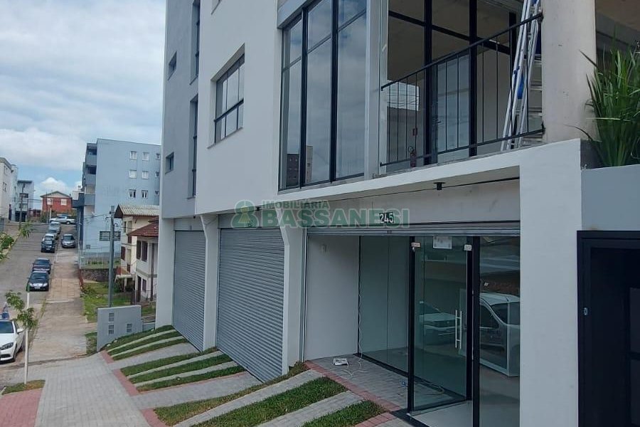 Loja com 143m², no bairro Sagrada Família em Caxias do Sul para Comprar