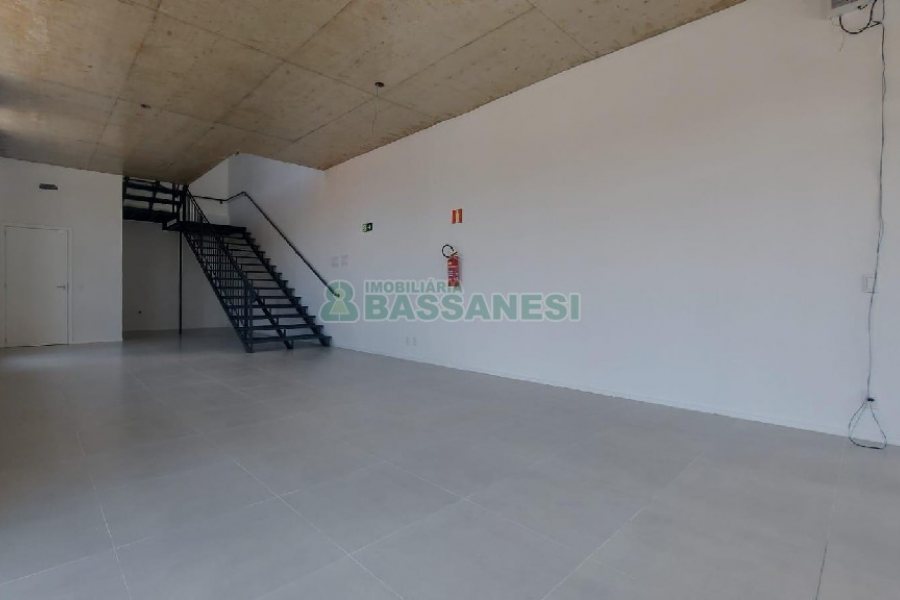Loja com 143m², no bairro Sagrada Família em Caxias do Sul para Comprar