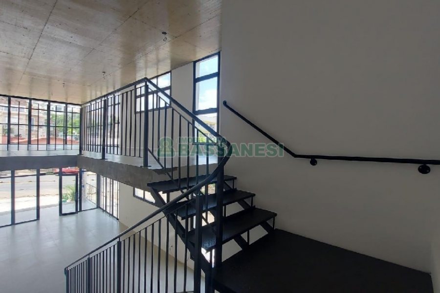 Loja com 143m², no bairro Sagrada Família em Caxias do Sul para Comprar