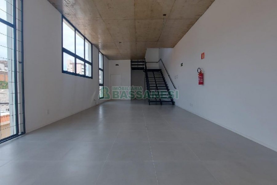 Loja com 143m², no bairro Sagrada Família em Caxias do Sul para Comprar