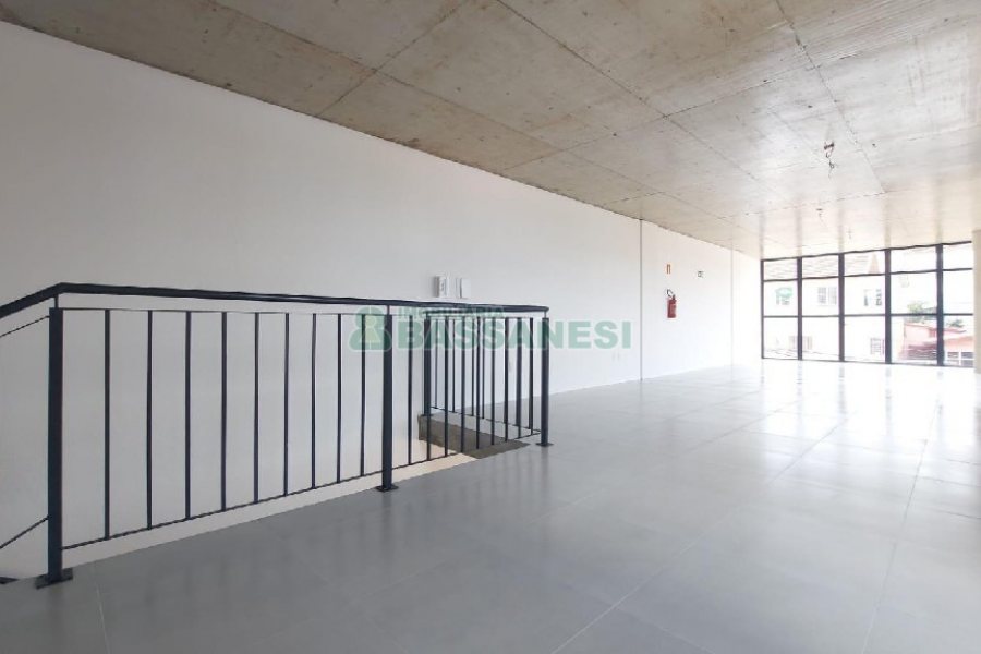 Loja com 143m², no bairro Sagrada Família em Caxias do Sul para Comprar