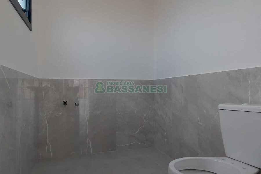 Loja com 143m², no bairro Sagrada Família em Caxias do Sul para Comprar