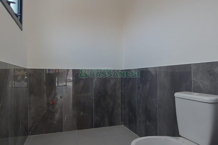 Loja com 143m², no bairro Sagrada Família em Caxias do Sul para Comprar