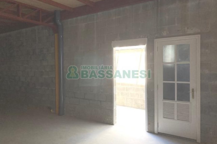 Pavilhão com 483m², no bairro São Virgílio em Caxias do Sul para Alugar